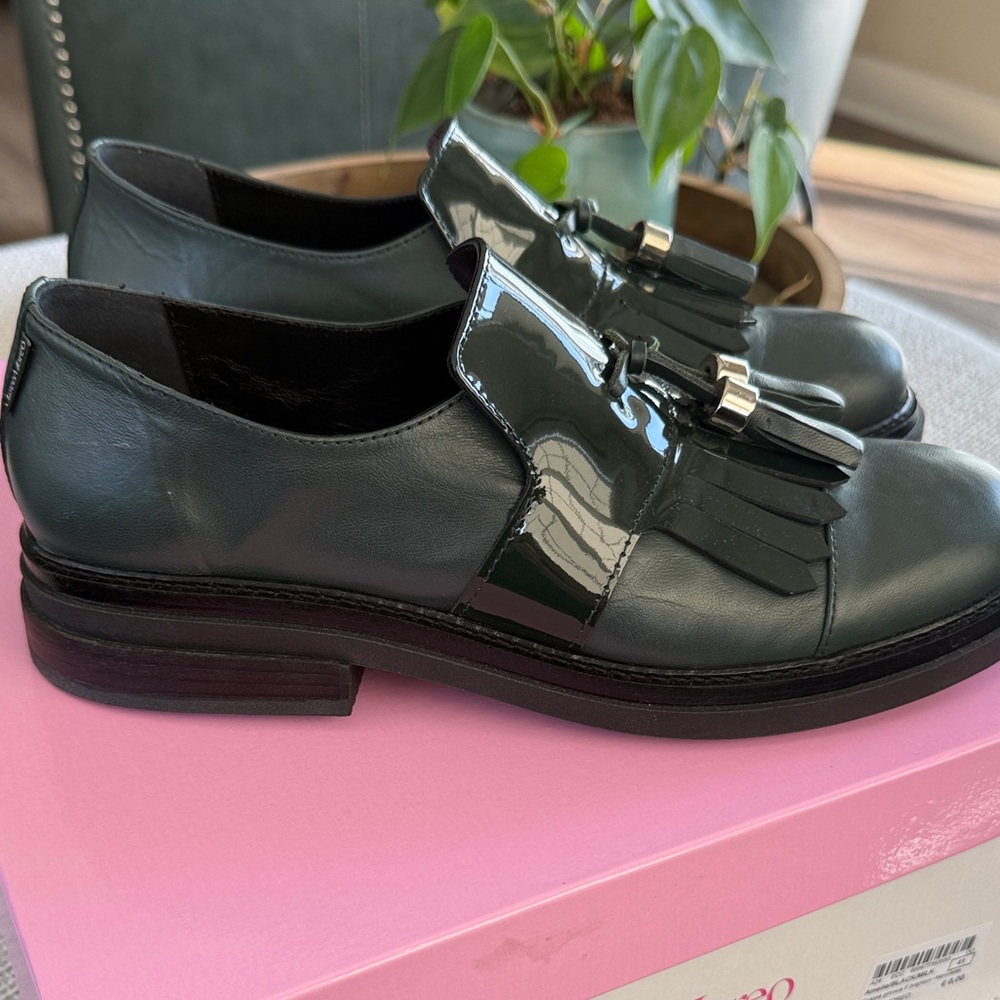 Stylish Emerald Green Loafers for Women